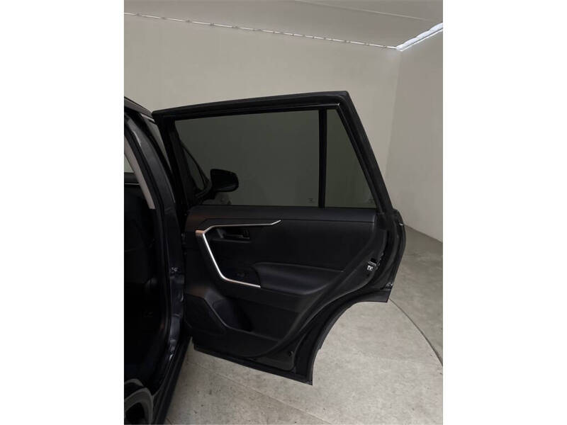 2020 Toyota RAV4 Hybrid LE