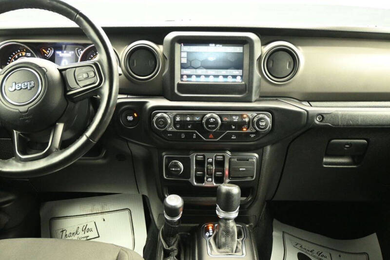 2022 Jeep Gladiator Willys