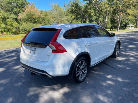 2015 Volvo V60 Cross Country T5