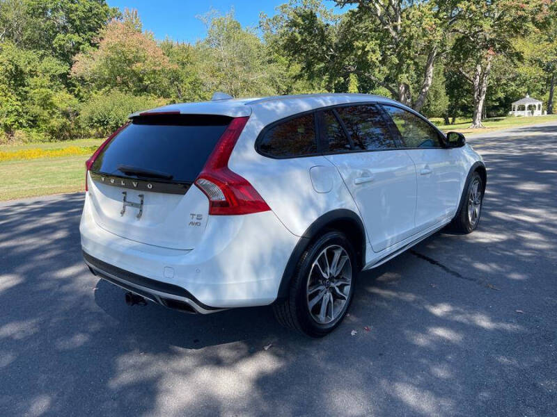 2015 Volvo V60 Cross Country T5