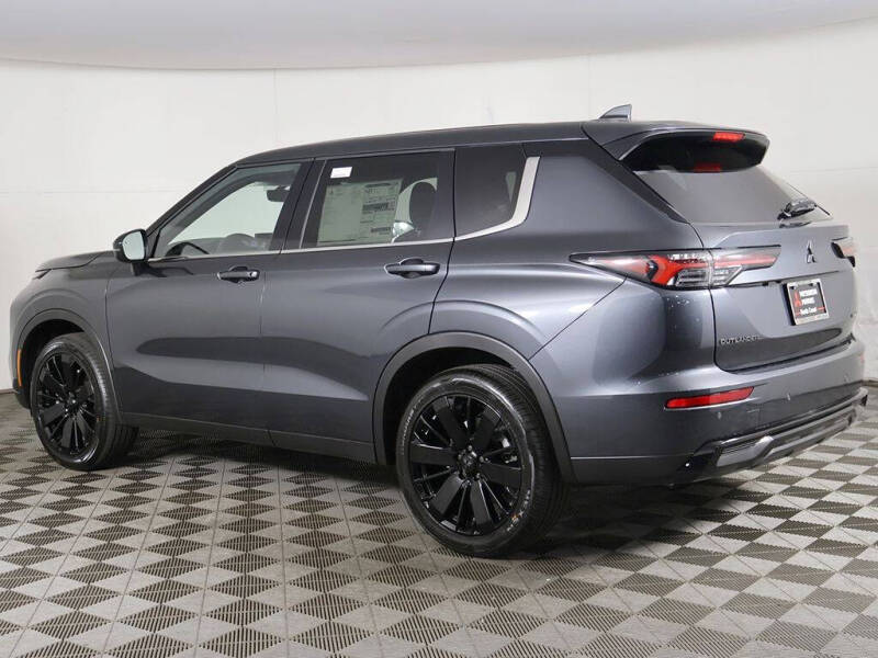 2026 Mitsubishi Outlander LE