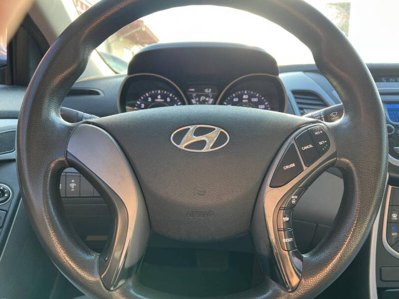 2014 Hyundai Elantra SE