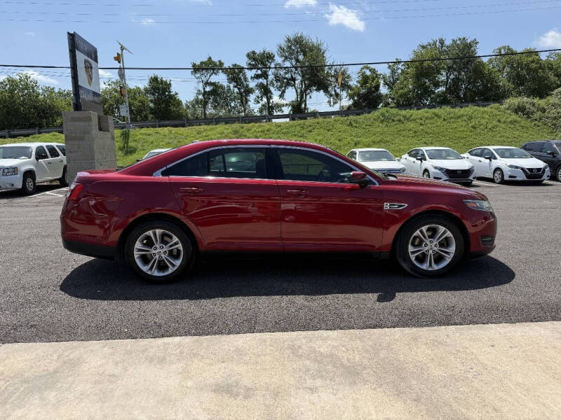 2017 Ford Taurus SEL