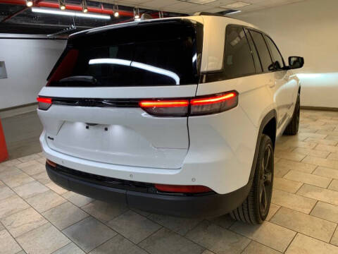 2023 Jeep Grand Cherokee Laredo
