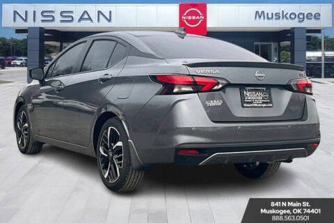 2025 Nissan Versa SR