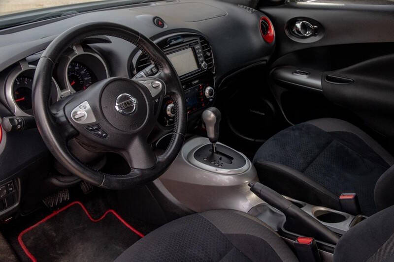 2015 Nissan JUKE SV photo 11