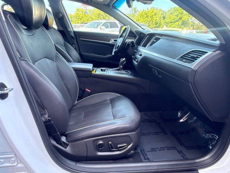2015 Hyundai Genesis