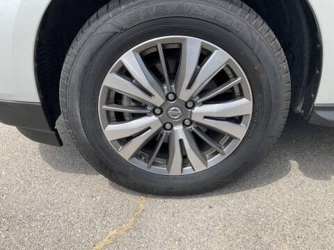 2020 Nissan Pathfinder SL