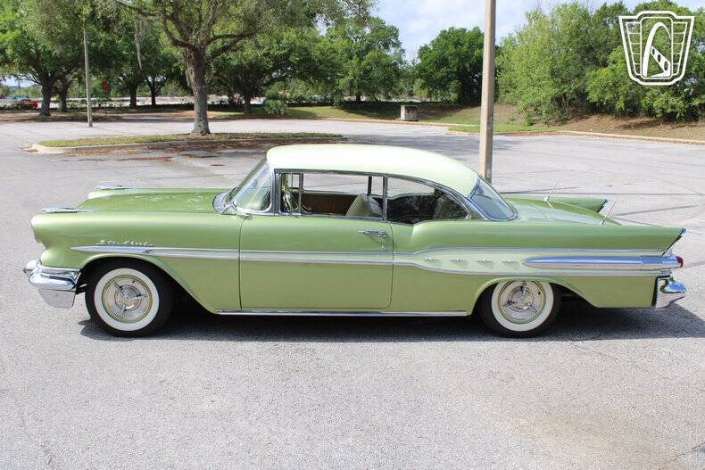 1957 Pontiac Star Chief
