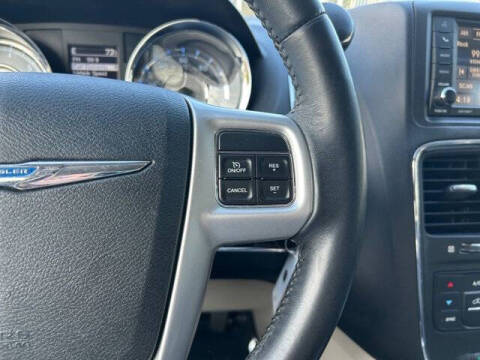 2016 Chrysler Town and Country Touring