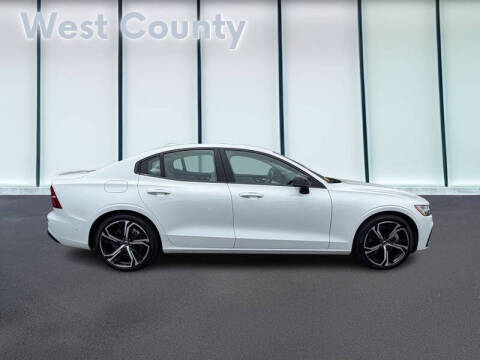 2025 Volvo S60 B5 Plus