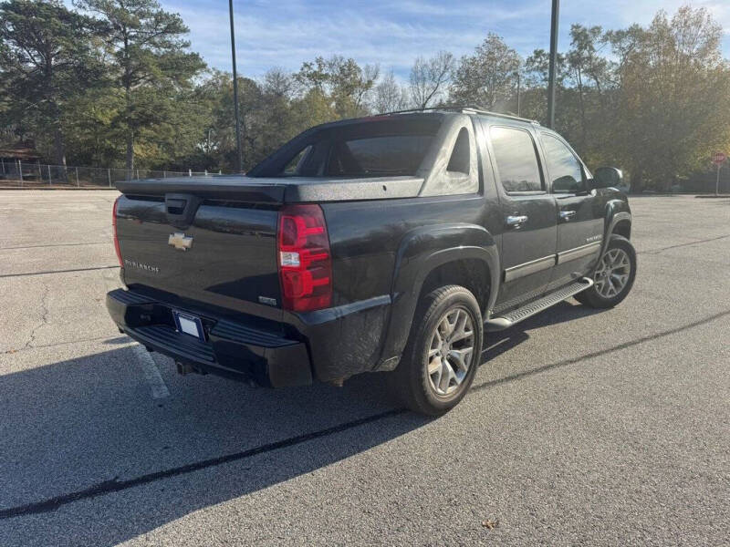 2011 Chevrolet Avalanche LT