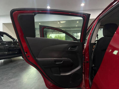 2014 Chevrolet Sonic LT Manual