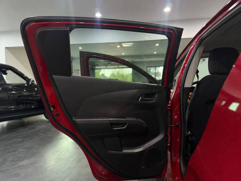 2014 Chevrolet Sonic LT Manual