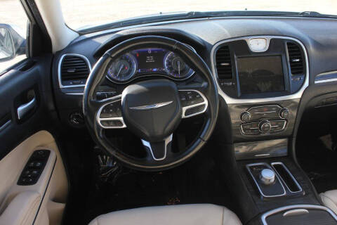 2017 Chrysler 300 Limited