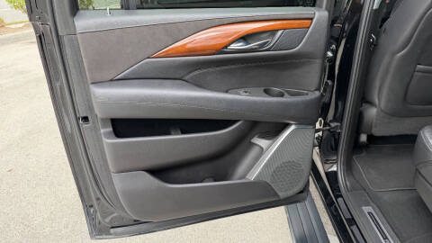 2018 Cadillac Escalade ESV Premium Luxury