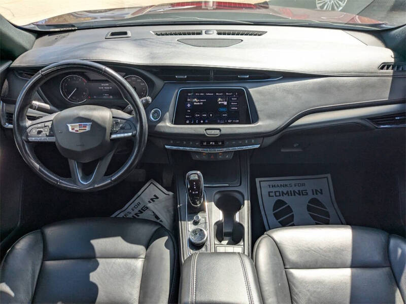 2023 Cadillac XT4 Premium Luxury