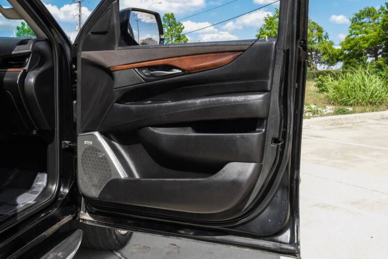 2018 Cadillac Escalade ESV Luxury