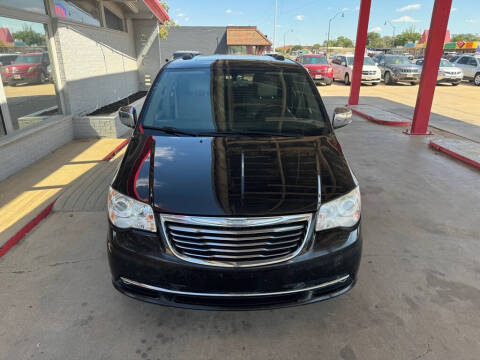 2015 Chrysler Town and Country Limited Platinum