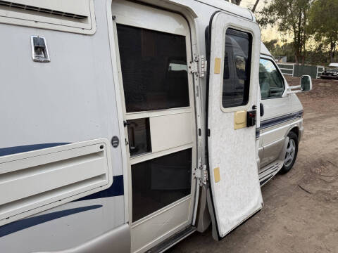 2004 Winnebago Rialta 22HD