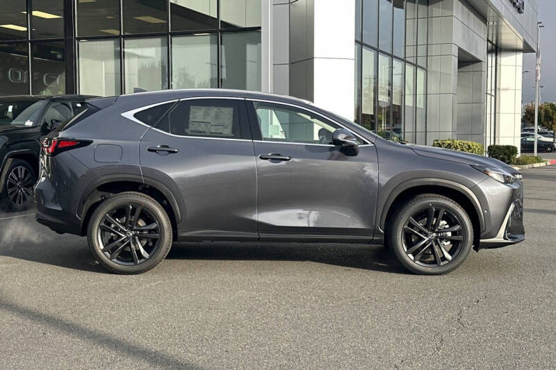 2026 Lexus NX 450h+ Luxury