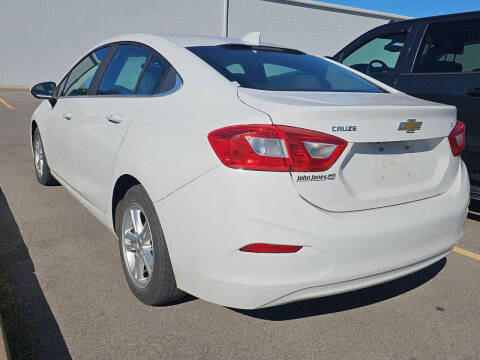 2017 Chevrolet Cruze LT Auto