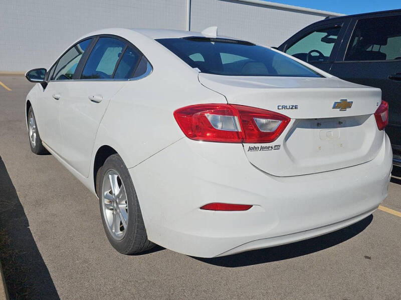 2017 Chevrolet Cruze LT Auto