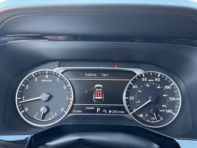 2025 Nissan Pathfinder SV