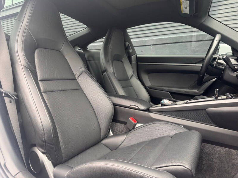 2021 Porsche 911 Carrera