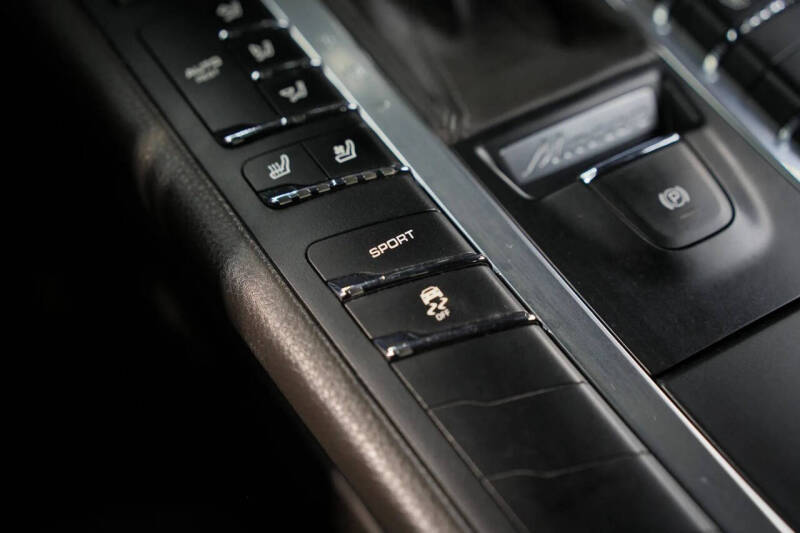 2015 Porsche Macan S