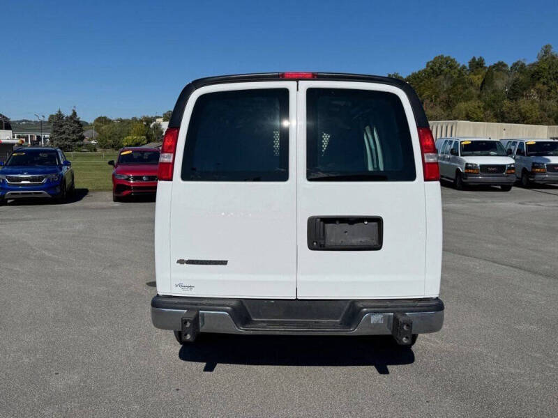 2023 Chevrolet Express 2500