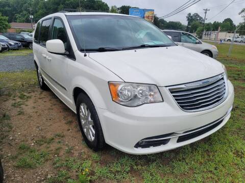 2013 Chrysler Town and Country for sale at reinCARnation, LLC in Reidsville NC