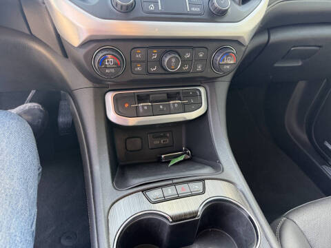 2020 GMC Acadia SLT