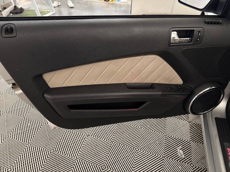 2014 Ford Mustang V6