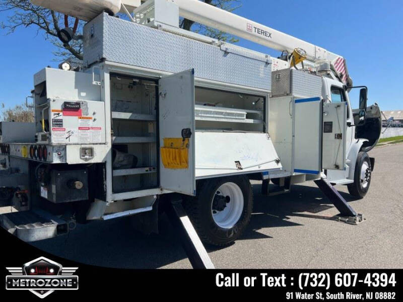 2012 Freightliner M2 106