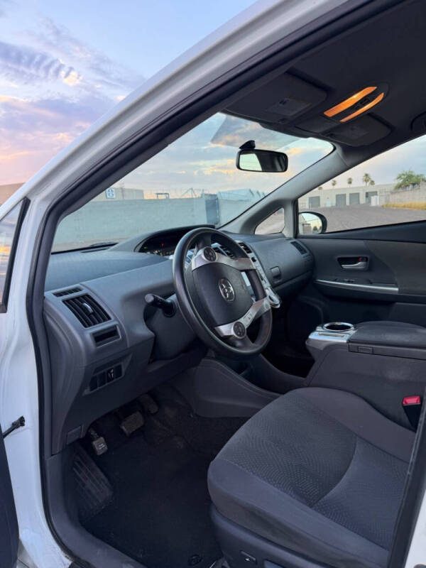 2014 Toyota Prius v