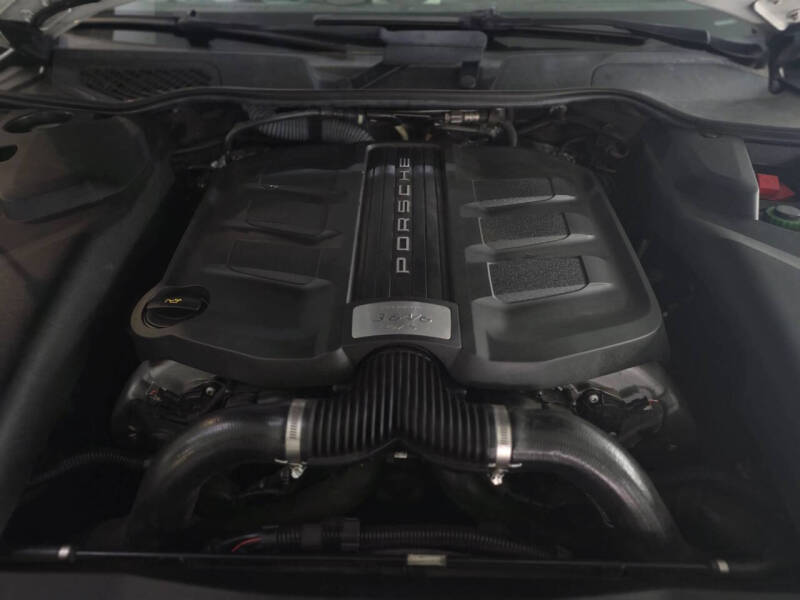 2016 Porsche Cayenne GTS