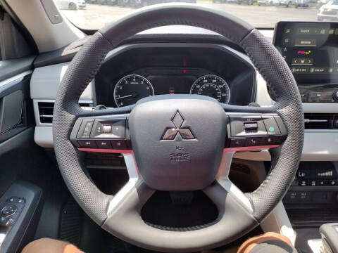 2025 Mitsubishi Outlander SE