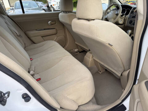 2011 Nissan Versa 1.8 SL