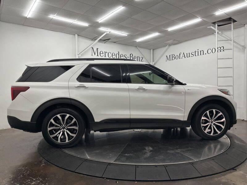 2022 Ford Explorer ST-Line