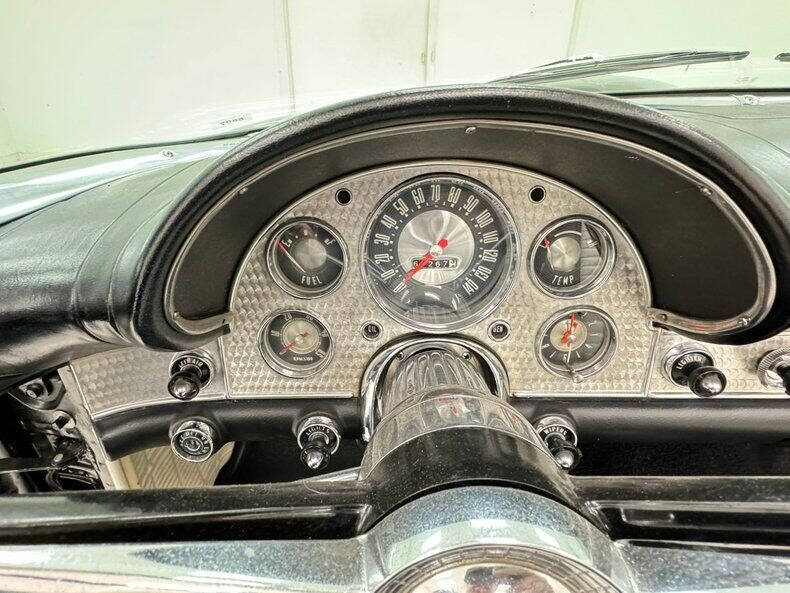 1957 Ford Thunderbird