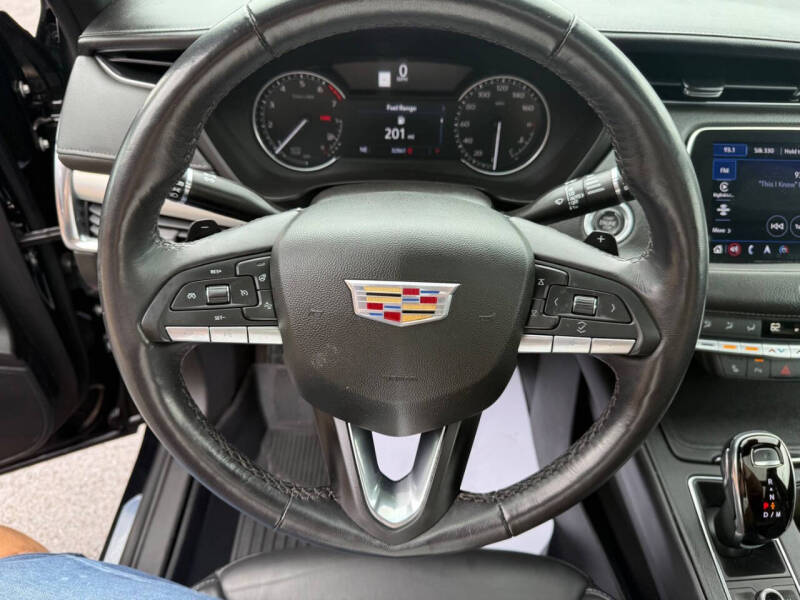 2023 Cadillac XT4 Premium Luxury