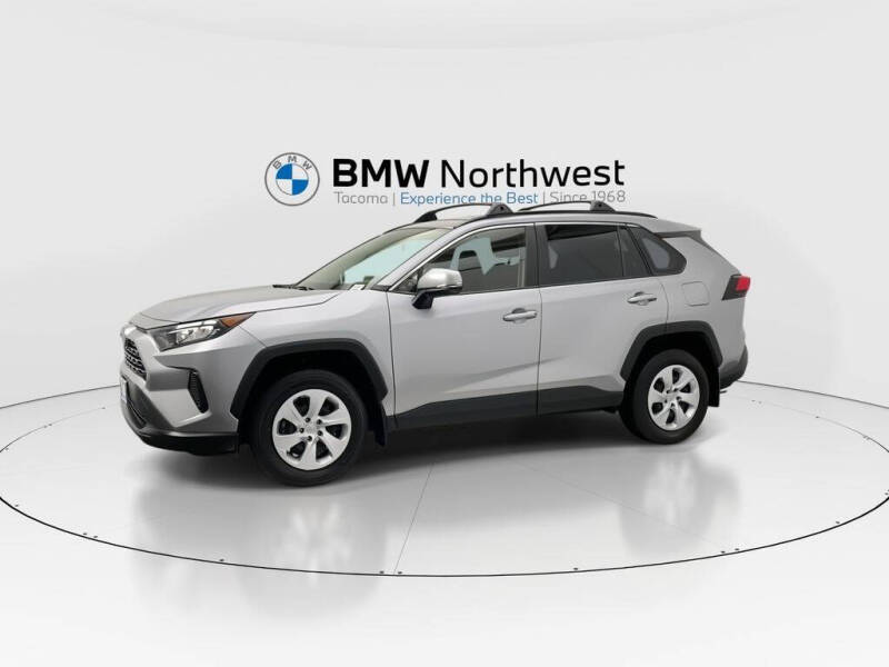 2020 Toyota RAV4 LE