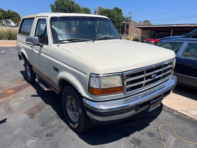 1995 Ford Bronco for sale at Bogie's Motors in Saint Louis MO