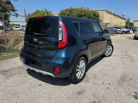 2018 Kia Soul +