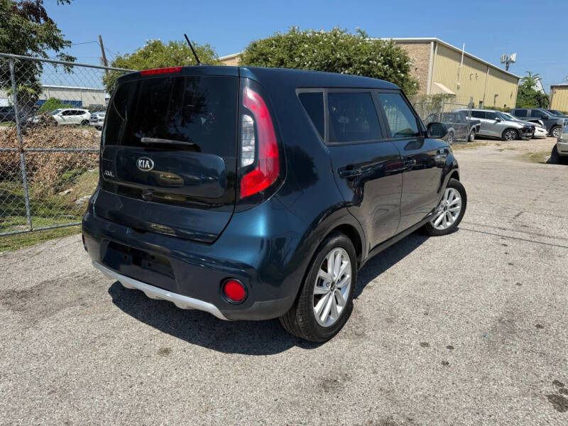 2018 Kia Soul +