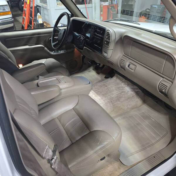 1999 Chevrolet Suburban C2500 LT