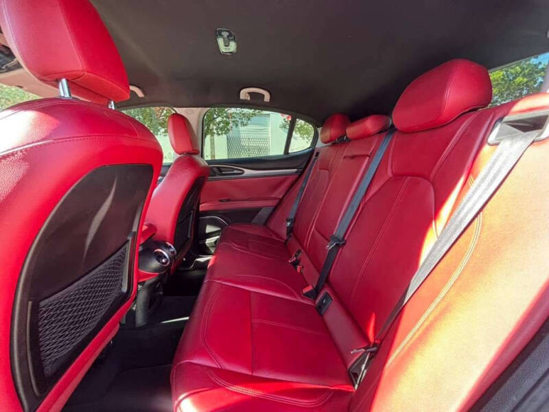 2018 Alfa Romeo Stelvio Sport