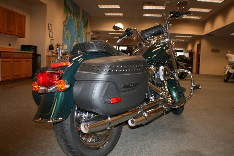 2024 Harley-Davidson FLHCS HERITAGE CLASSIC 114