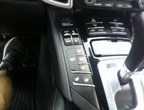2017 Porsche Cayenne Platinum Edition